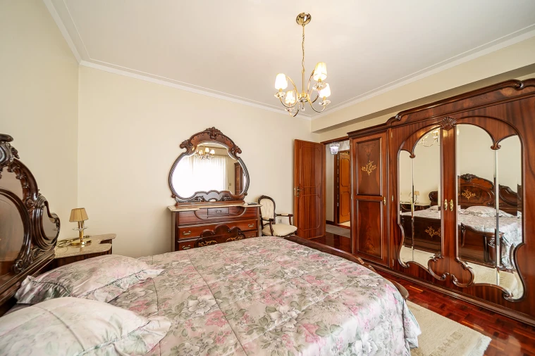 Moradia T6 para Venda em Mafamude e Vilar do Paraíso Foto 50