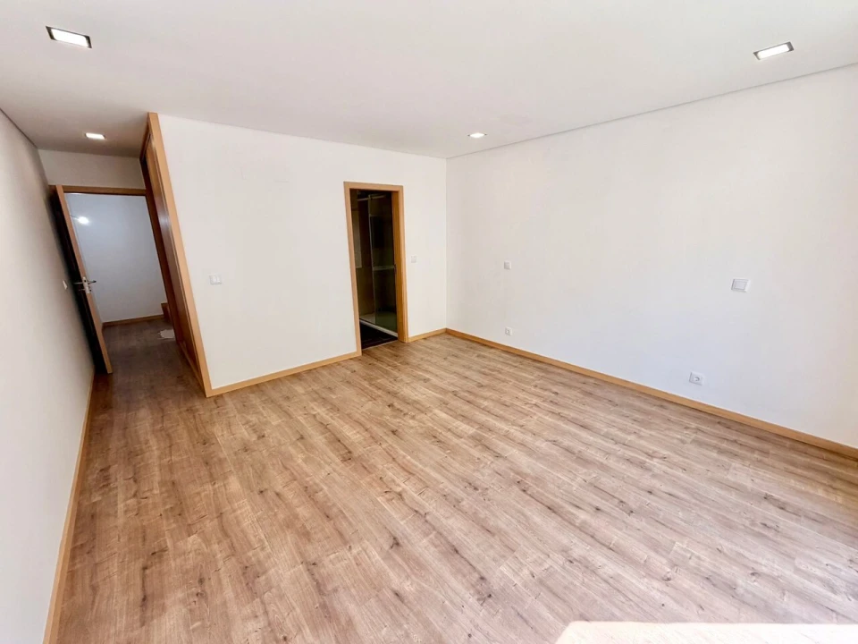 Moradia T3 para Venda em Mafamude e Vilar do Paraíso Foto 16