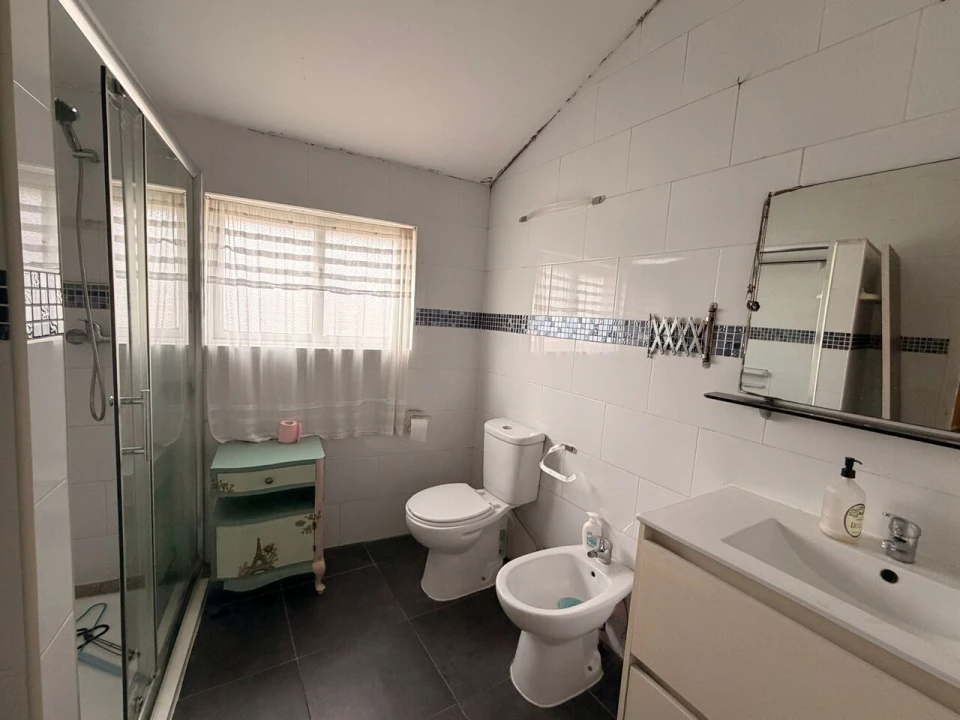 Moradia T4 para Venda em Santa Marinha e São Pedro da Afurada Foto 12