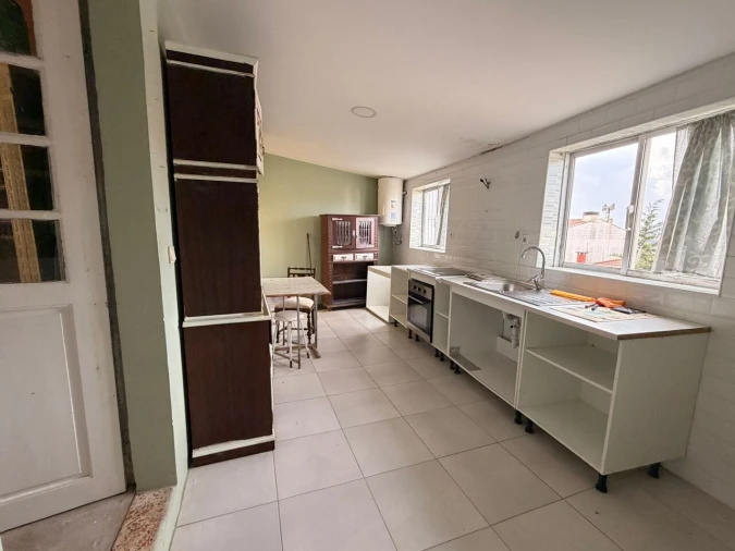 Moradia T4 para Venda em Santa Marinha e São Pedro da Afurada Foto 8