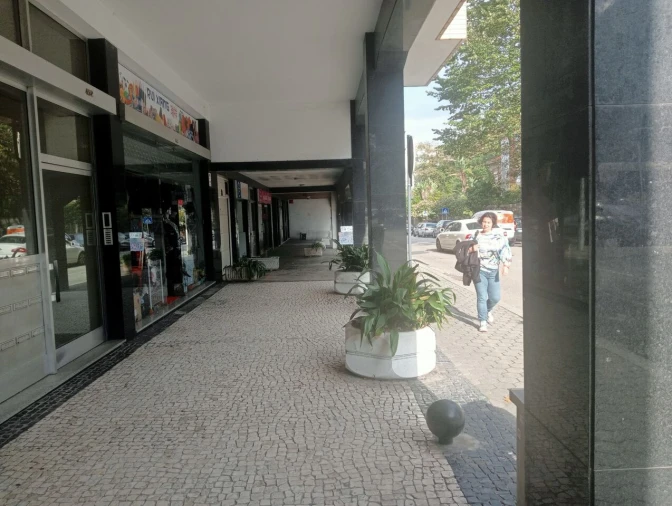 Armazém para Venda em Mafamude e Vilar do Paraíso Foto 1