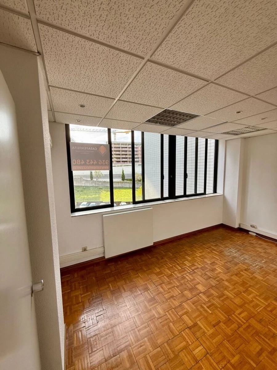 Escritório para Arrendamento em Mafamude e Vilar do Paraíso Foto 9