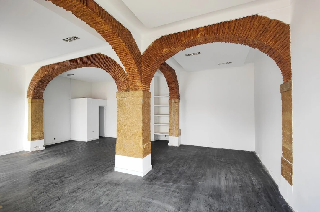 Loja para Arrendamento em Misericórdia Foto 7