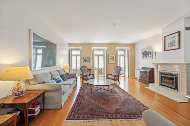 Moradia T6 para Venda em Santo António Foto 2