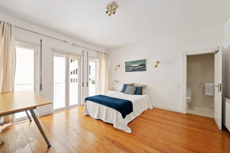 Moradia T6 para Venda em Santo António Foto 11