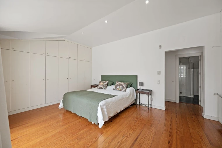 Moradia T6 para Venda em Santo António Foto 10