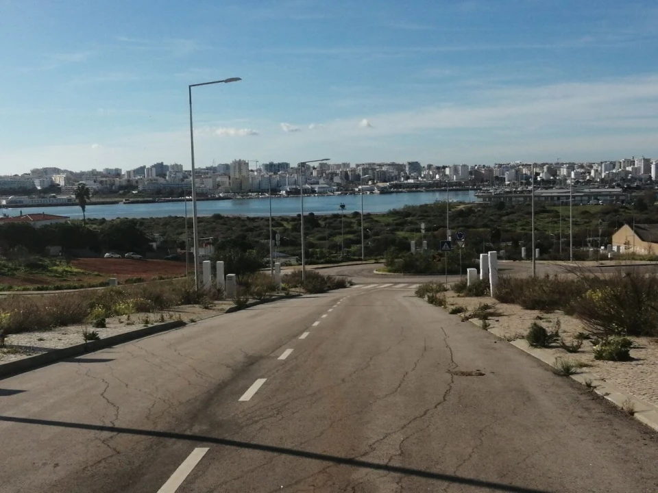 Terreno para Venda em Estômbar e Parchal Foto 4