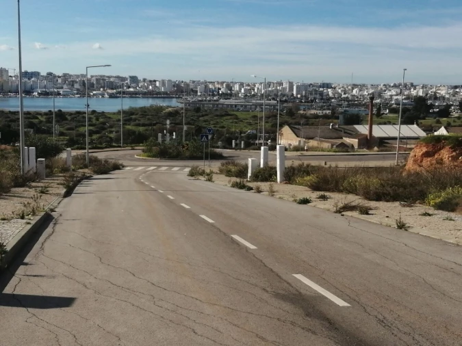 Terreno para Venda em Estômbar e Parchal Foto 3