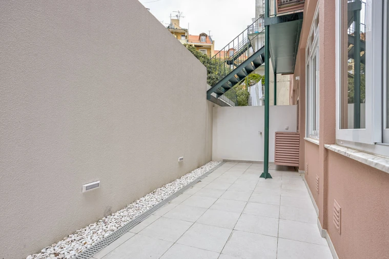 Apartamento T0 para Venda em Arroios Foto 2