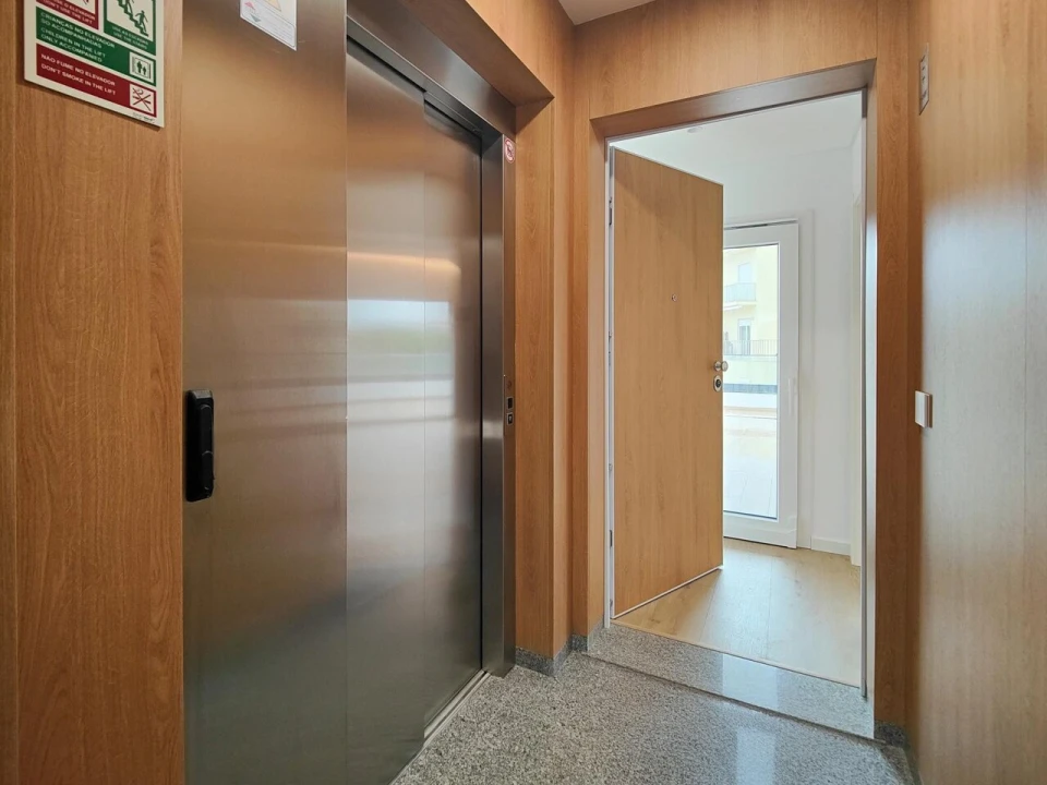 Apartamento T3 para Venda em Carcavelos e Parede Foto 32