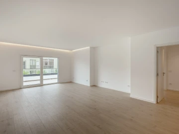 Apartamento T3 para Venda em Carcavelos e Parede