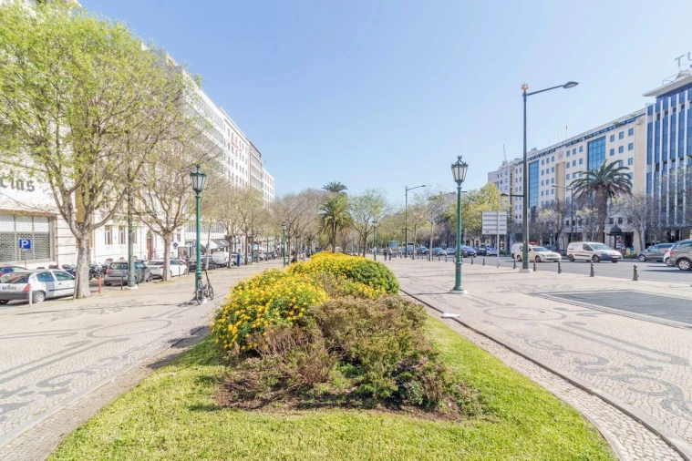 Apartamento T0 para Venda em Santo António Foto 17