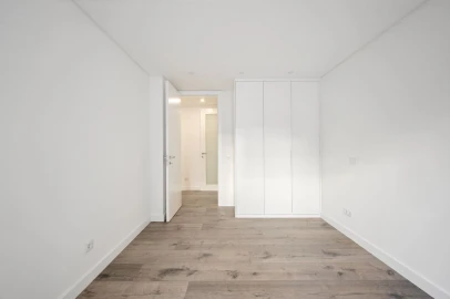 Apartamento T3 para Venda em Laranjeiro e Feijó