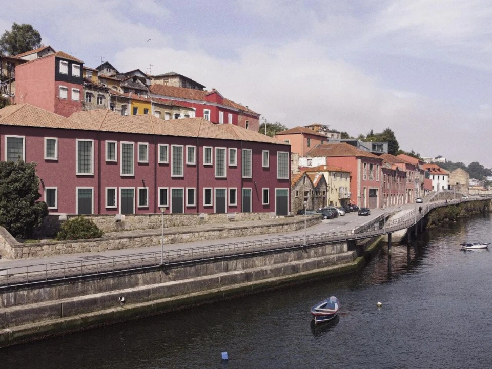 Loja para Venda em Santa Marinha e São Pedro da Afurada Foto 1