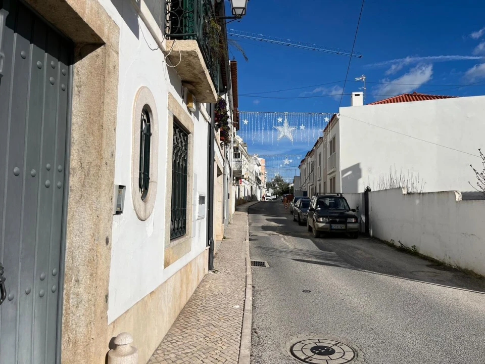 Apartamento T1 para Venda em Santa Maria do Castelo e Santiago e Santa Susana Foto 8