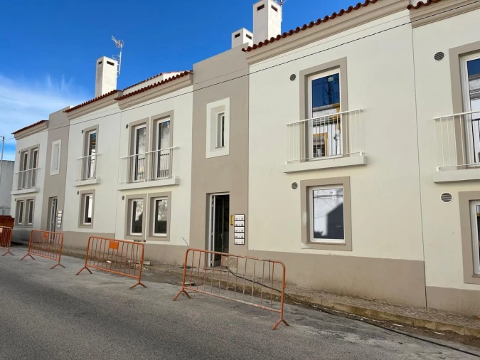 Apartamento T1 para Venda em Santa Maria do Castelo e Santiago e Santa Susana Foto 1