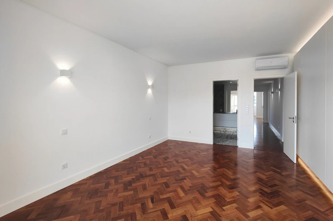 Apartamento T4 para Venda em Avenidas Novas Foto 11