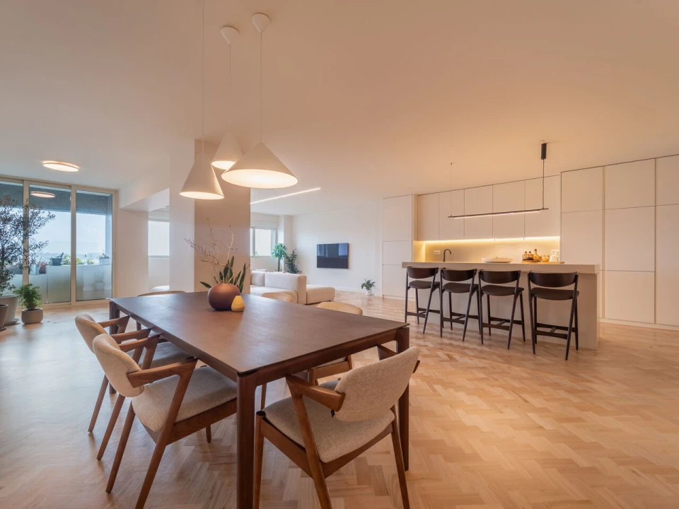 Apartamento T4 para Venda em Cedofeita, Santo Ildefonso, Sé, Miragaia, São Nicolau e Vitória Foto 1