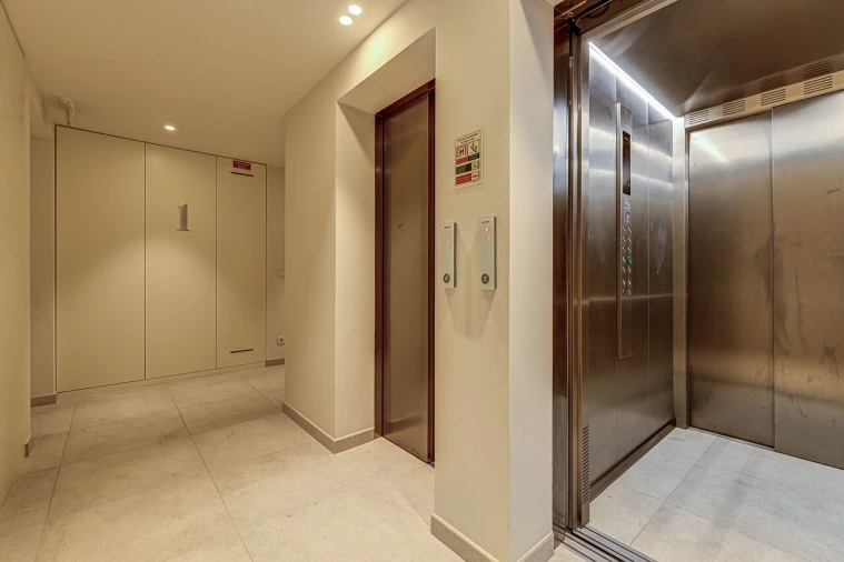 Apartamento T4 para Venda em Santo António Foto 46