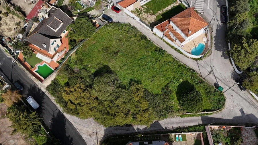 Terreno para Venda em Charneca de Caparica e Sobreda
