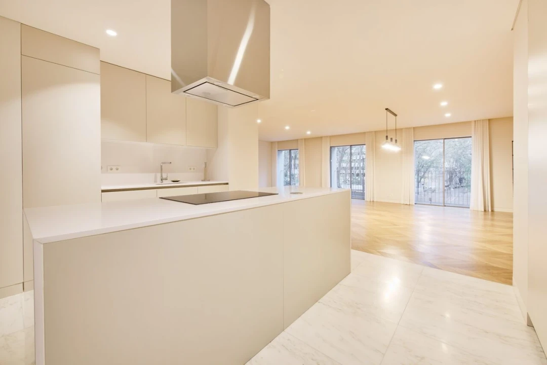 Apartamento T2 para Venda em Santo António Foto 16