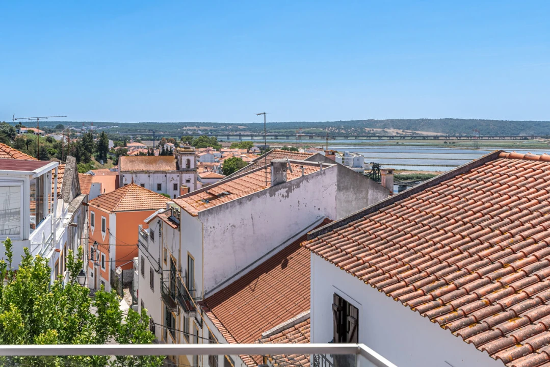 Moradia T2 para Venda em Santa Maria do Castelo e Santiago e Santa Susana Foto 2