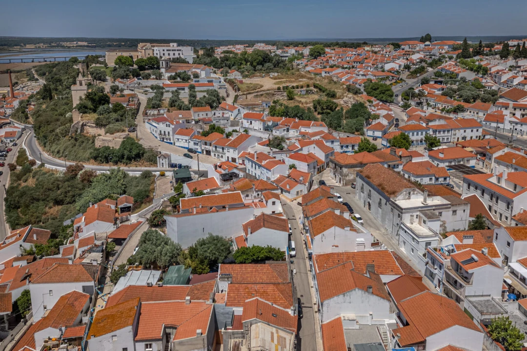 Moradia T2 para Venda em Santa Maria do Castelo e Santiago e Santa Susana Foto 23