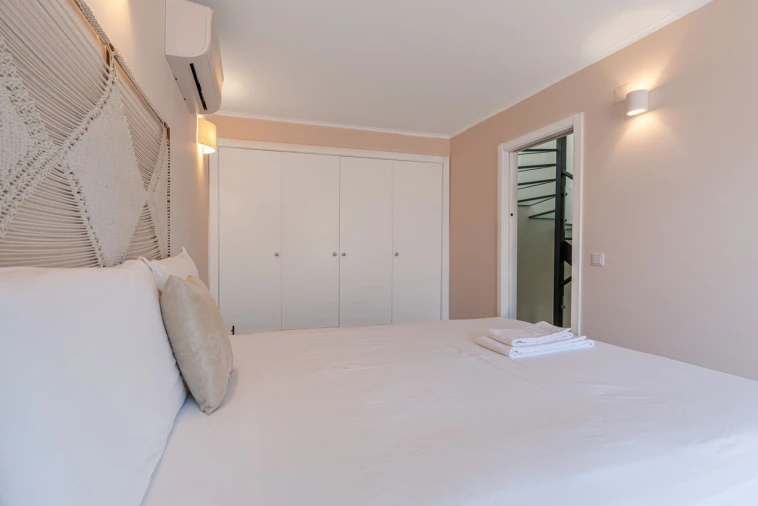 Moradia T2 para Venda em Santa Maria do Castelo e Santiago e Santa Susana Foto 12