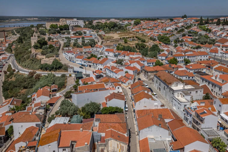 Moradia T2 para Venda em Santa Maria do Castelo e Santiago e Santa Susana Foto 23