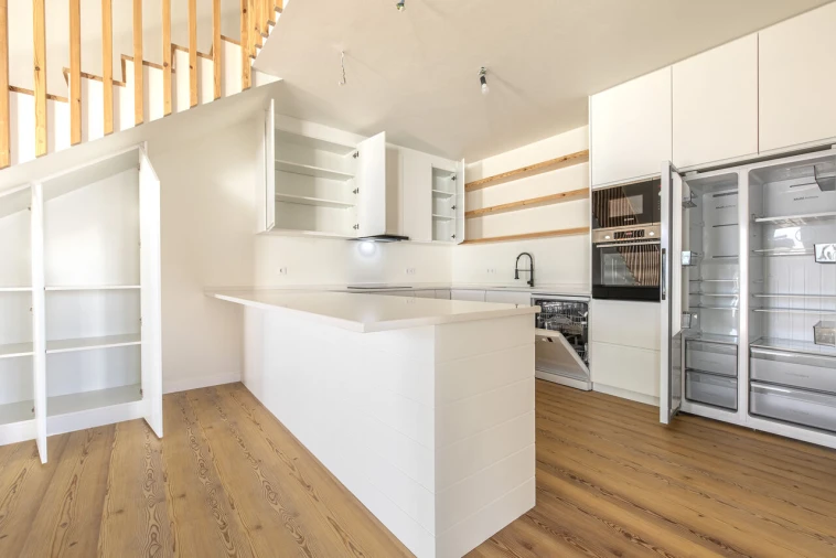 Moradia T4 para Venda em Santa Maria do Castelo e Santiago e Santa Susana Foto 8