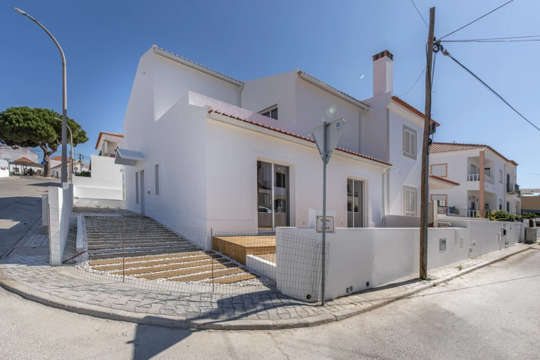 Moradia T4 para Venda em Santa Maria do Castelo e Santiago e Santa Susana Foto 23