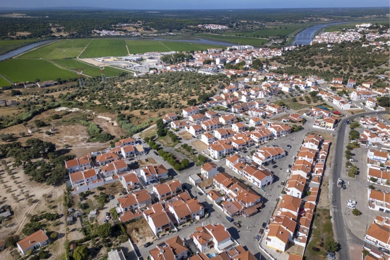 Moradia T4 para Venda em Santa Maria do Castelo e Santiago e Santa Susana Foto 26