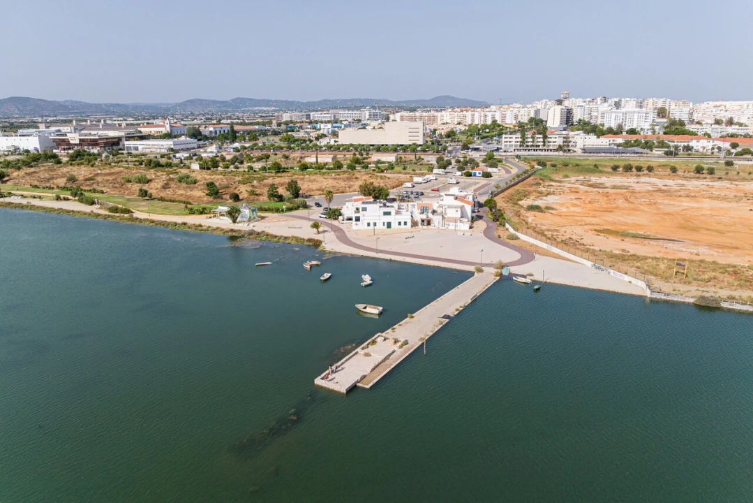 Moradia T2 para Venda em Faro (Sé e São Pedro) Foto 26