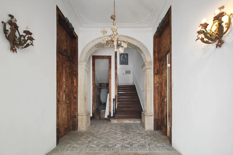 Prédio para Venda em Santa Maria Maior Foto 2