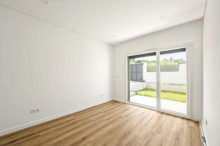 Moradia T4 para Venda em Charneca de Caparica e Sobreda Foto 10