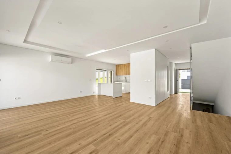 Moradia T4 para Venda em Charneca de Caparica e Sobreda Foto 14