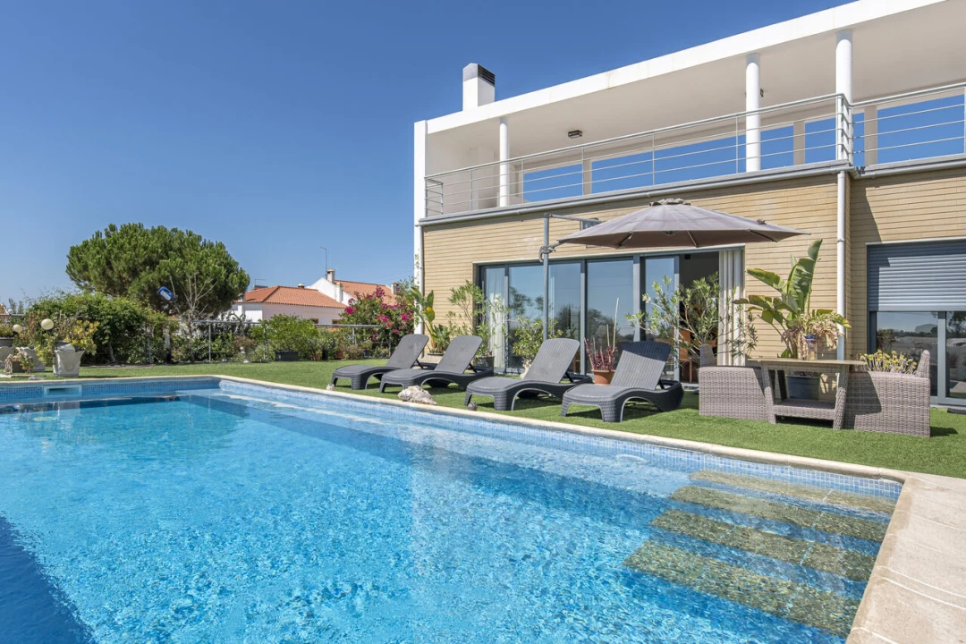 Moradia T4 para Venda em Santa Maria do Castelo e Santiago e Santa Susana Foto 2