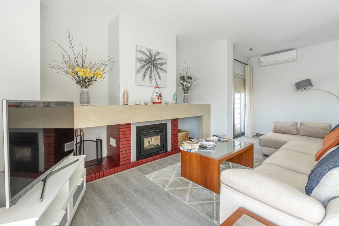 Moradia T4 para Venda em Santa Maria do Castelo e Santiago e Santa Susana Foto 7