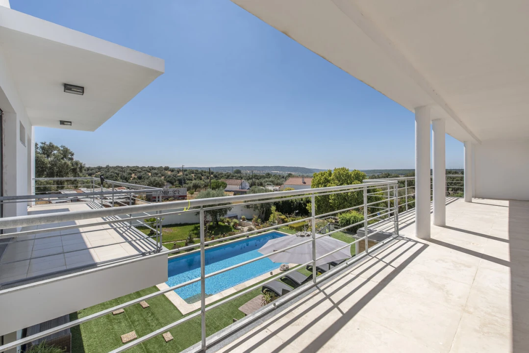 Moradia T4 para Venda em Santa Maria do Castelo e Santiago e Santa Susana Foto 18