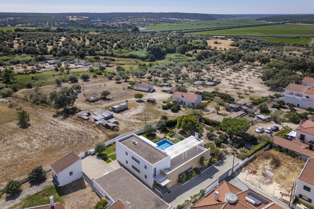 Moradia T4 para Venda em Santa Maria do Castelo e Santiago e Santa Susana Foto 32