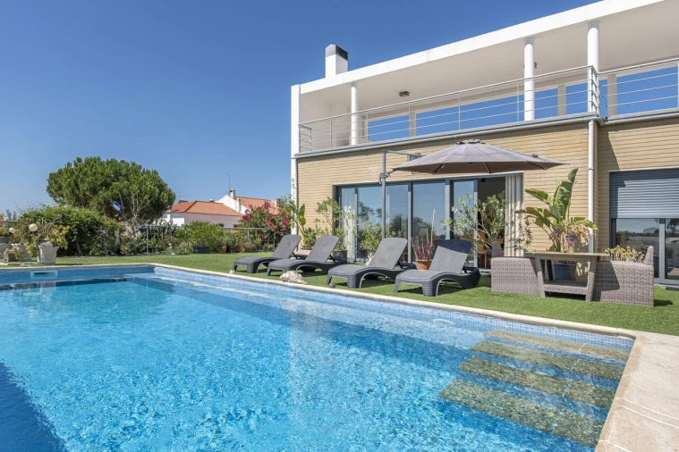 Moradia T4 para Venda em Santa Maria do Castelo e Santiago e Santa Susana Foto 2