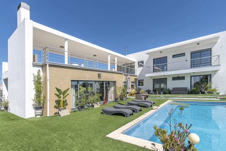 Moradia T4 para Venda em Santa Maria do Castelo e Santiago e Santa Susana Foto 4