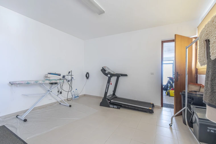 Moradia T4 para Venda em Santa Maria do Castelo e Santiago e Santa Susana Foto 30