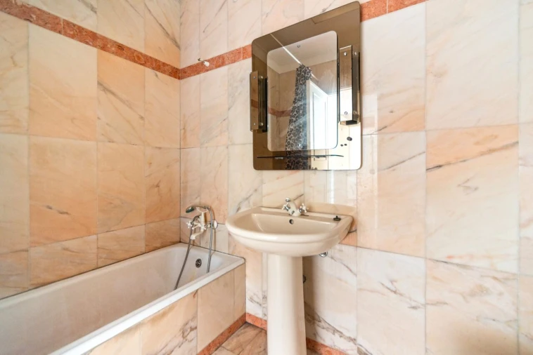 Apartamento T2 para Venda em Santo António Foto 10