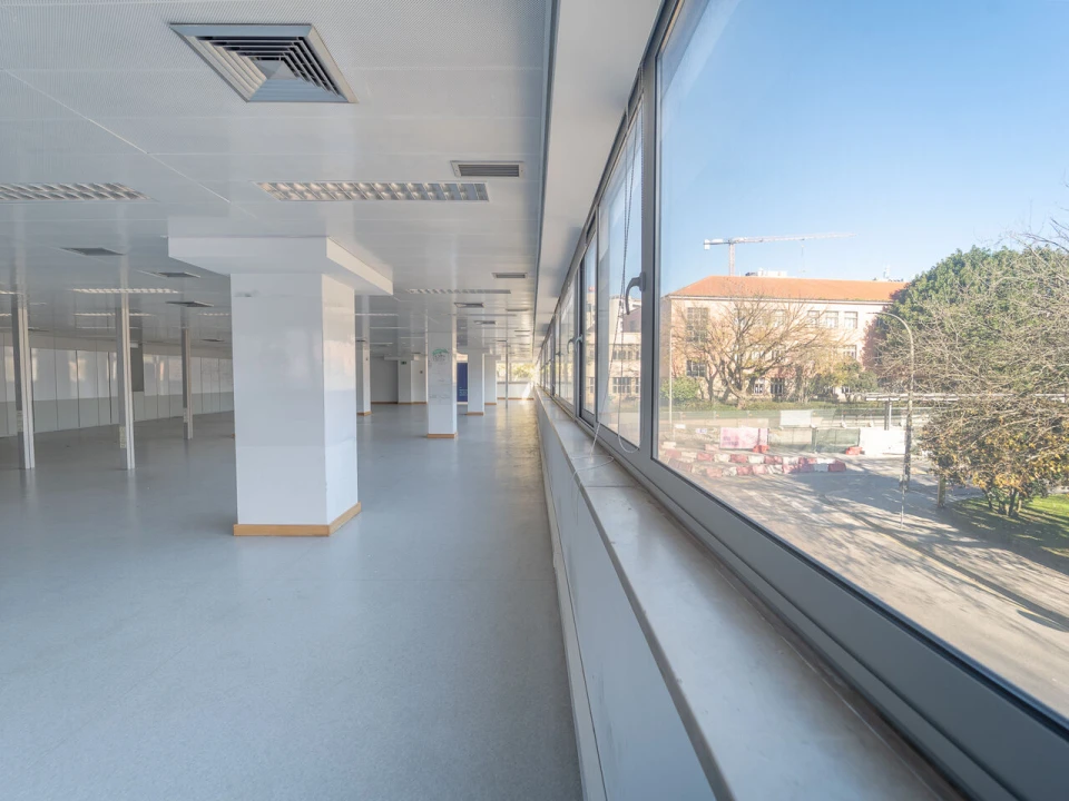 Escritório para Arrendamento em Lordelo do Ouro e Massarelos Foto 9