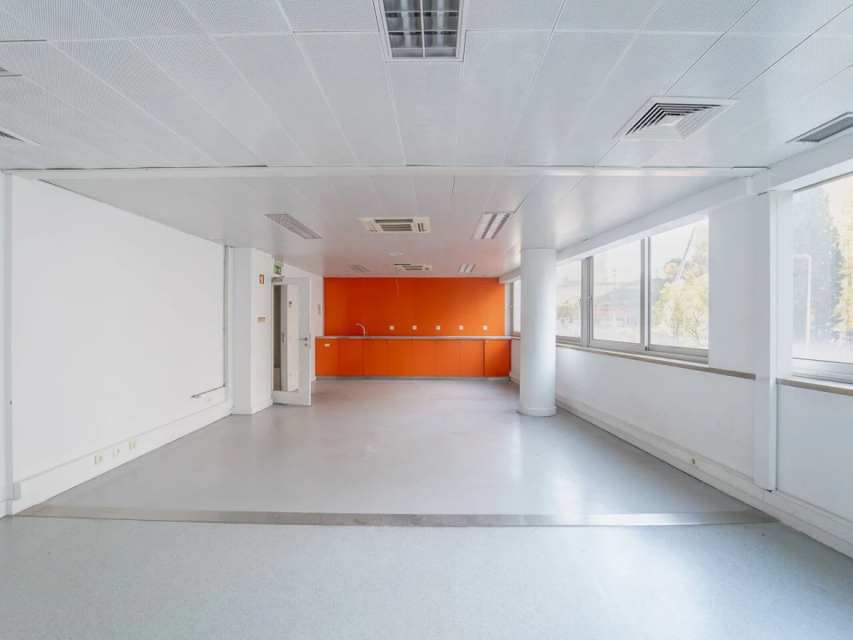 Escritório para Arrendamento em Lordelo do Ouro e Massarelos Foto 9