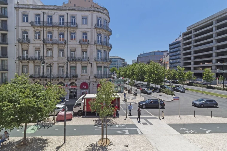 Loja para Arrendamento em Arroios Foto 21