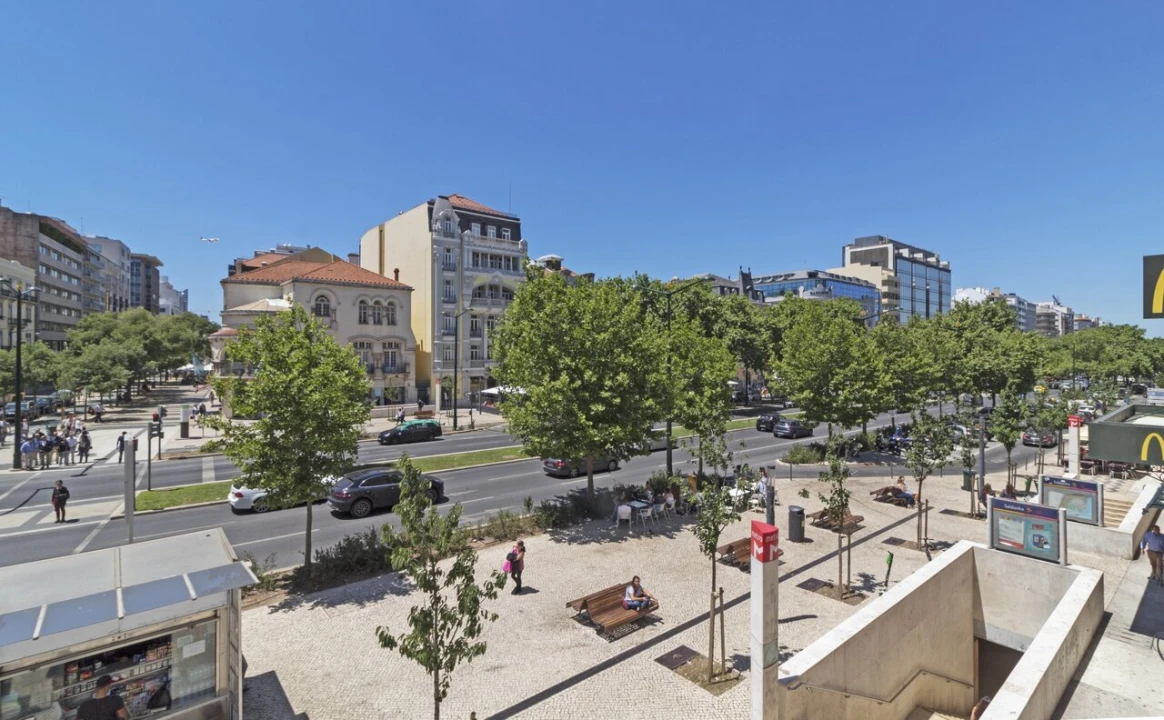 Armazém para Arrendamento em Arroios Foto 21