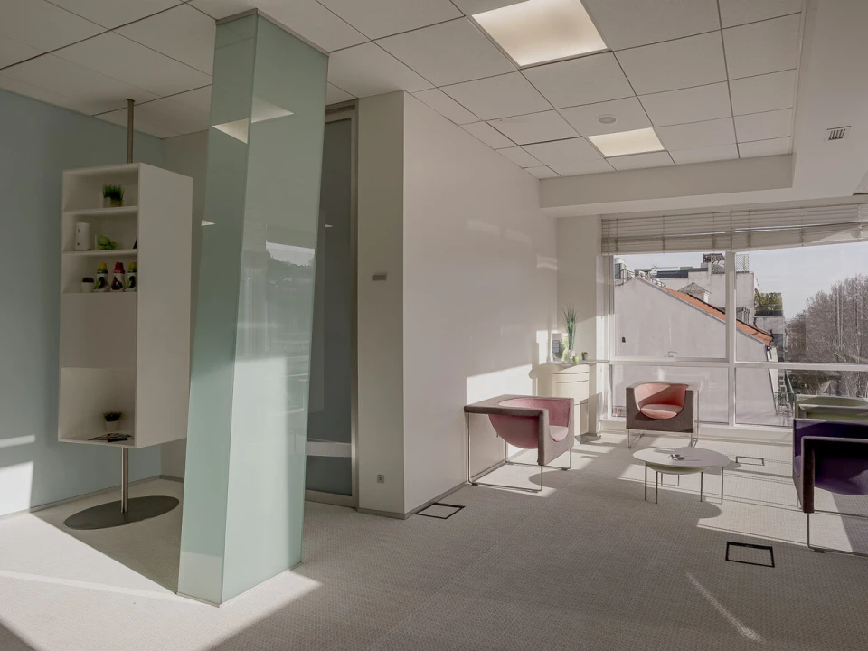 Escritório para Arrendamento em Santo António Foto 2