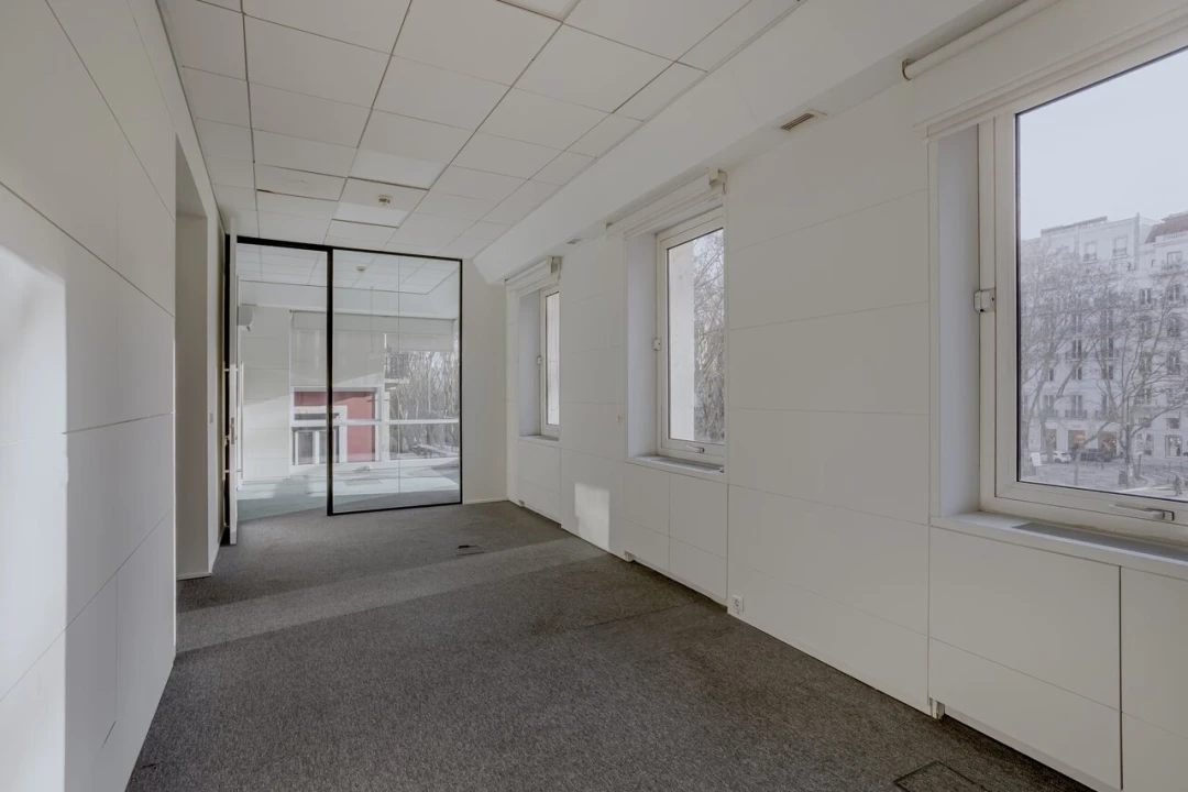 Escritório para Arrendamento em Santo António Foto 11